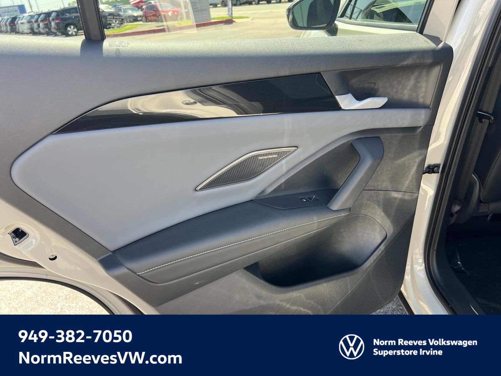 2025 Volkswagen Tiguan Base