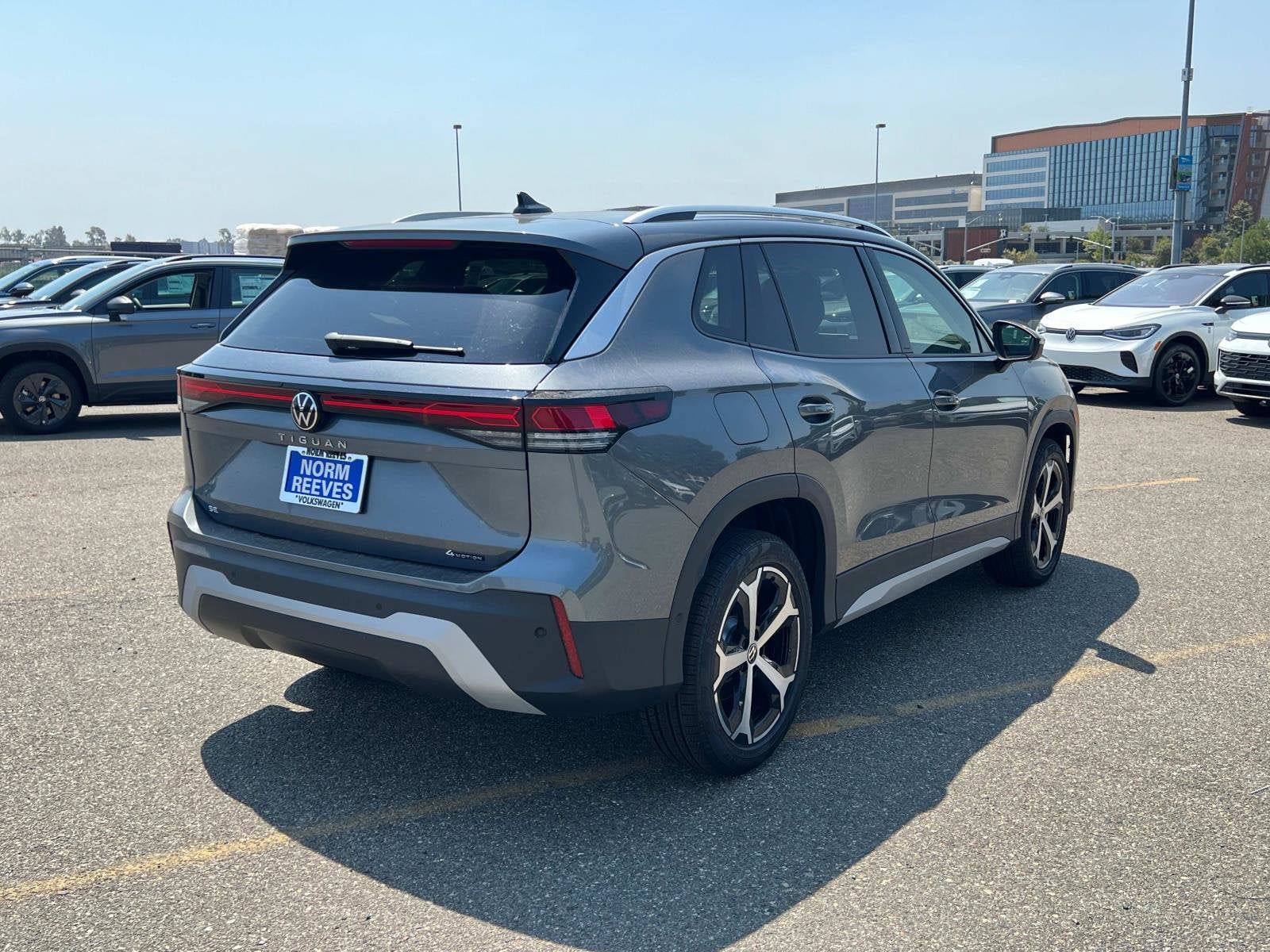 2025 Volkswagen Tiguan SE