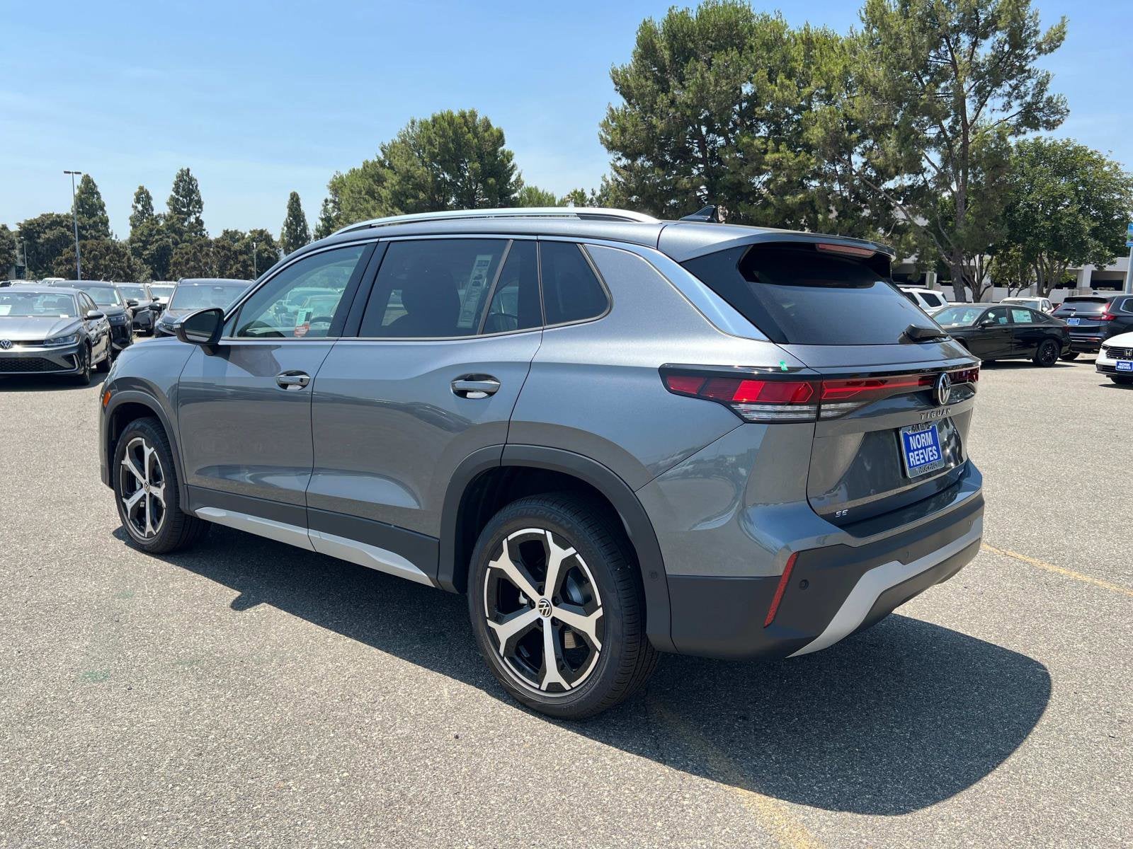 2025 Volkswagen Tiguan SE