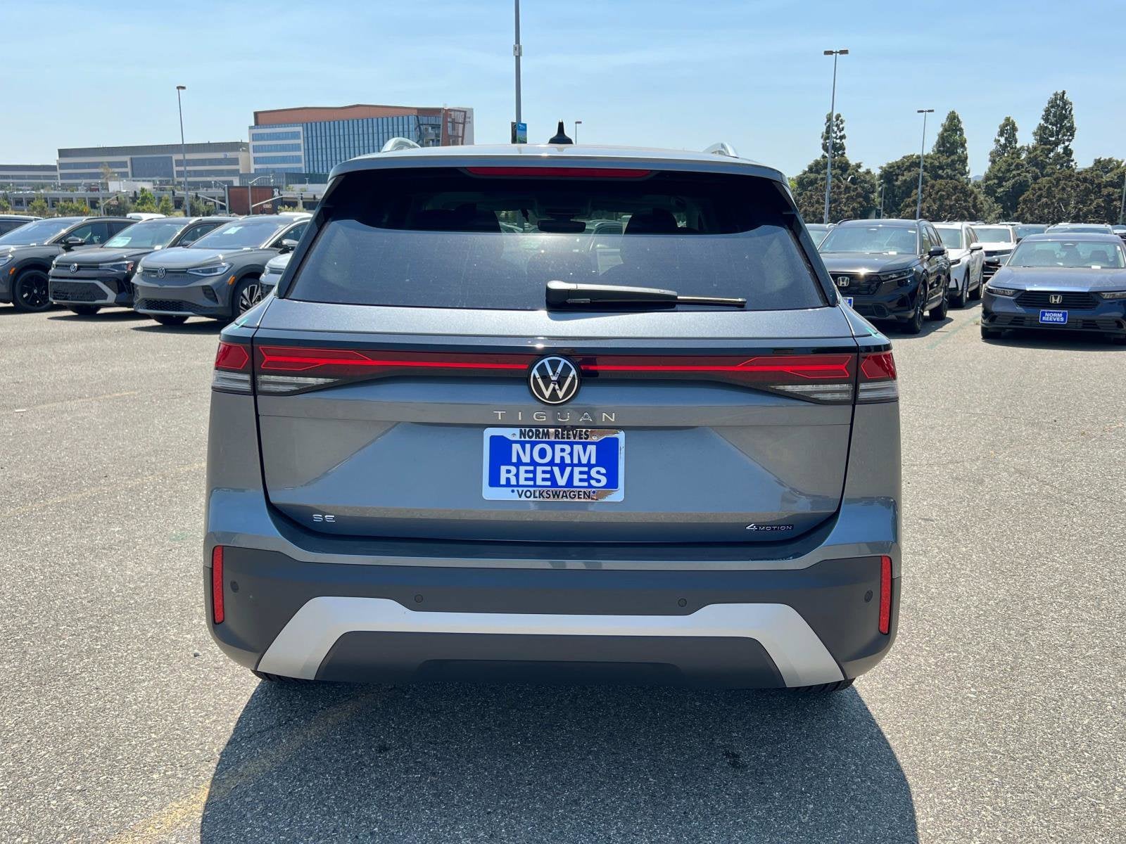 2025 Volkswagen Tiguan SE