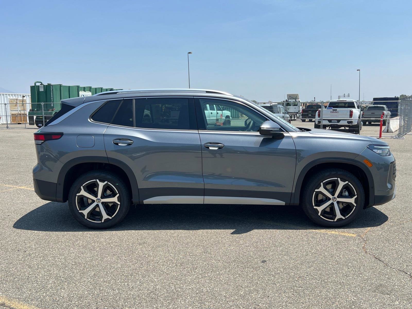 2025 Volkswagen Tiguan SE