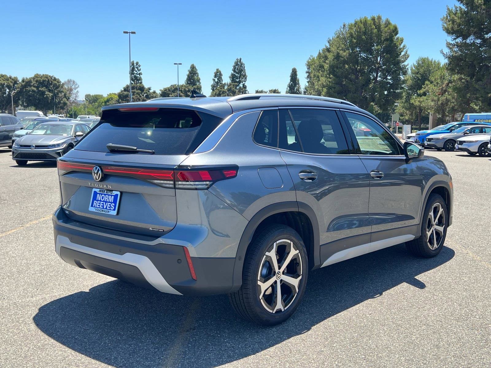 2025 Volkswagen Tiguan SE