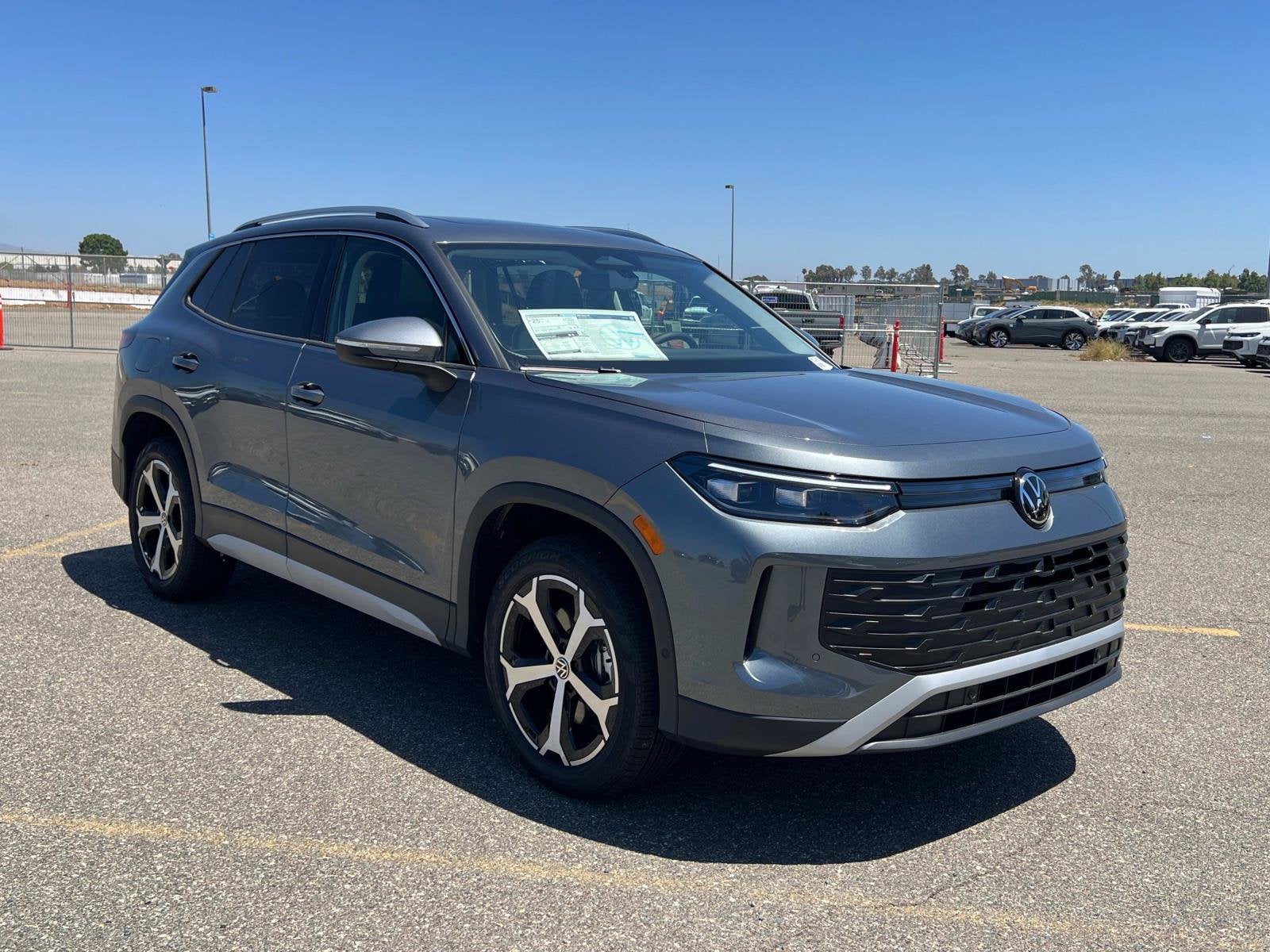 2025 Volkswagen Tiguan SE