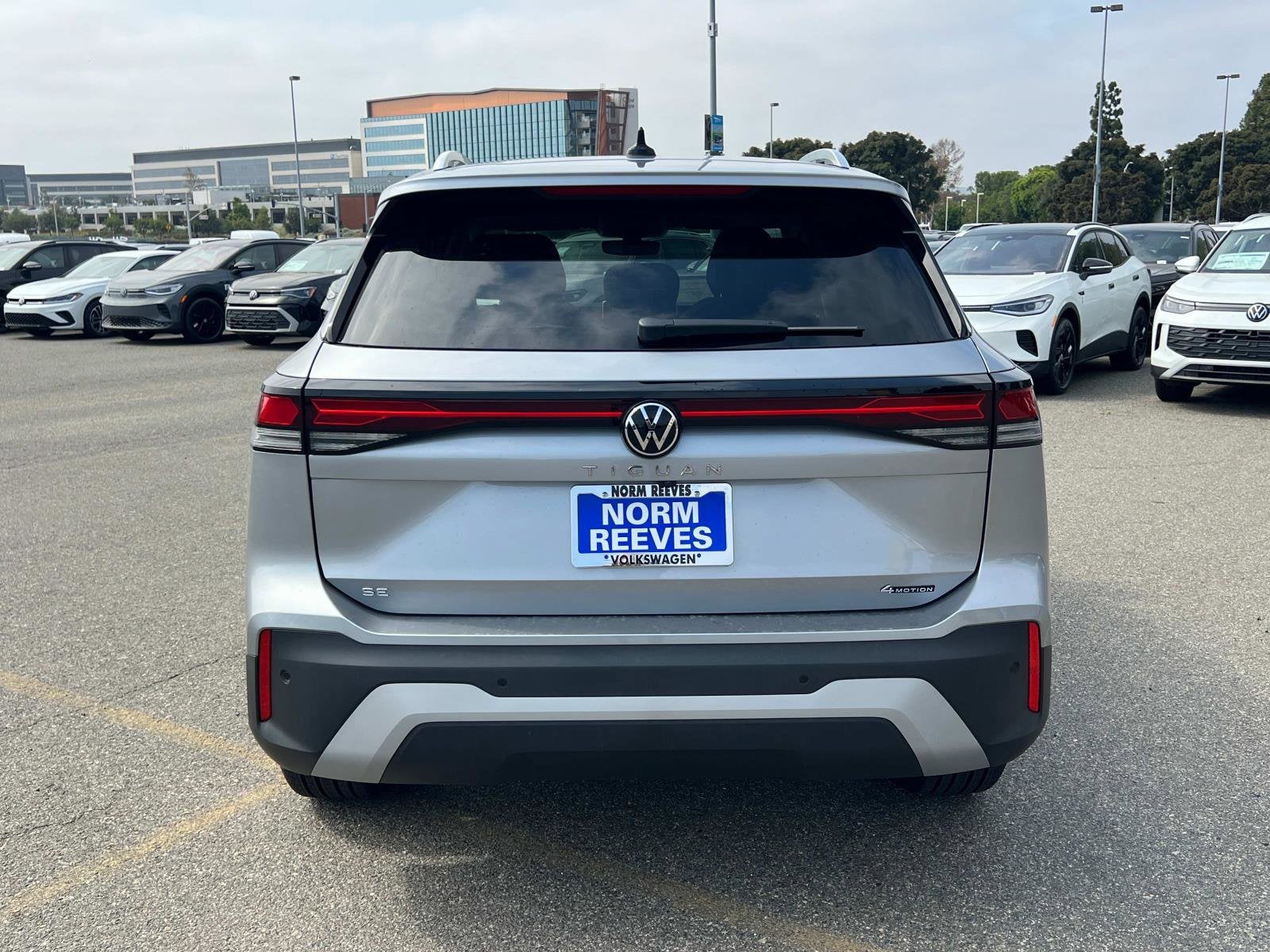 2025 Volkswagen Tiguan SE