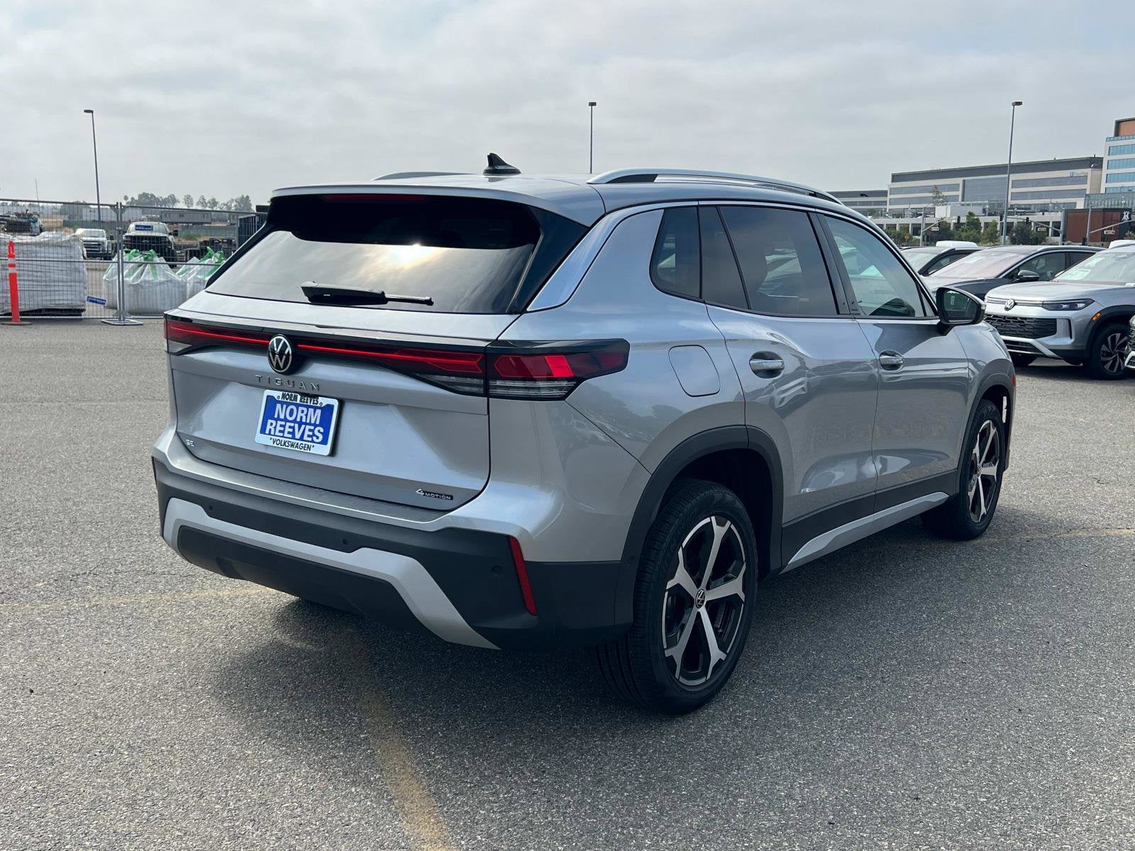 2025 Volkswagen Tiguan SE