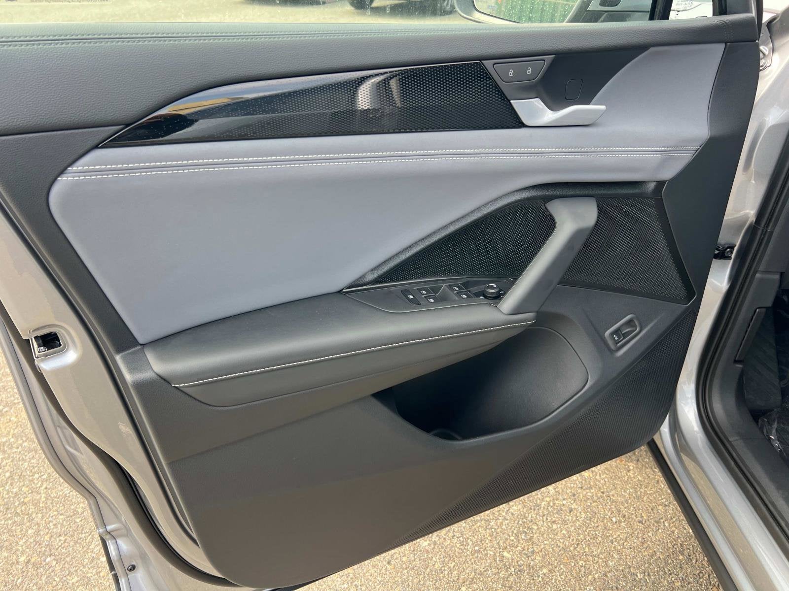 2025 Volkswagen Tiguan SE