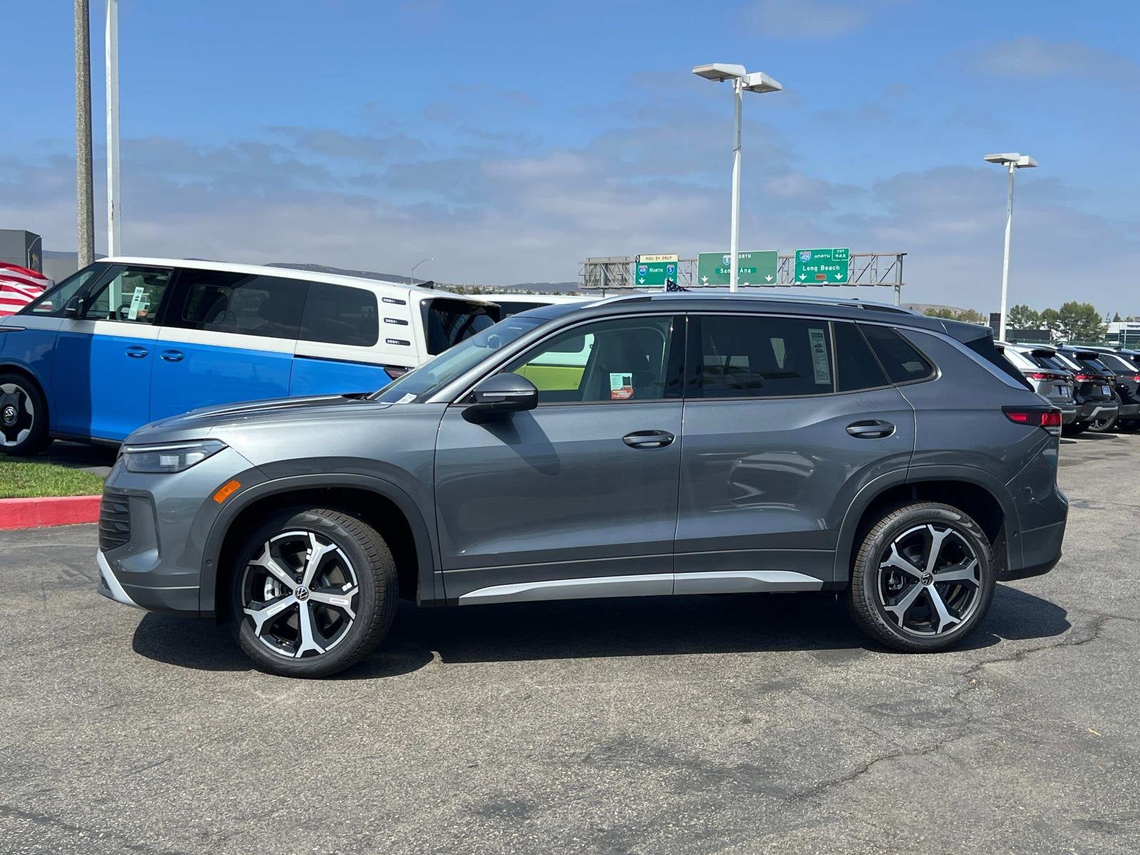 2025 Volkswagen Tiguan SE