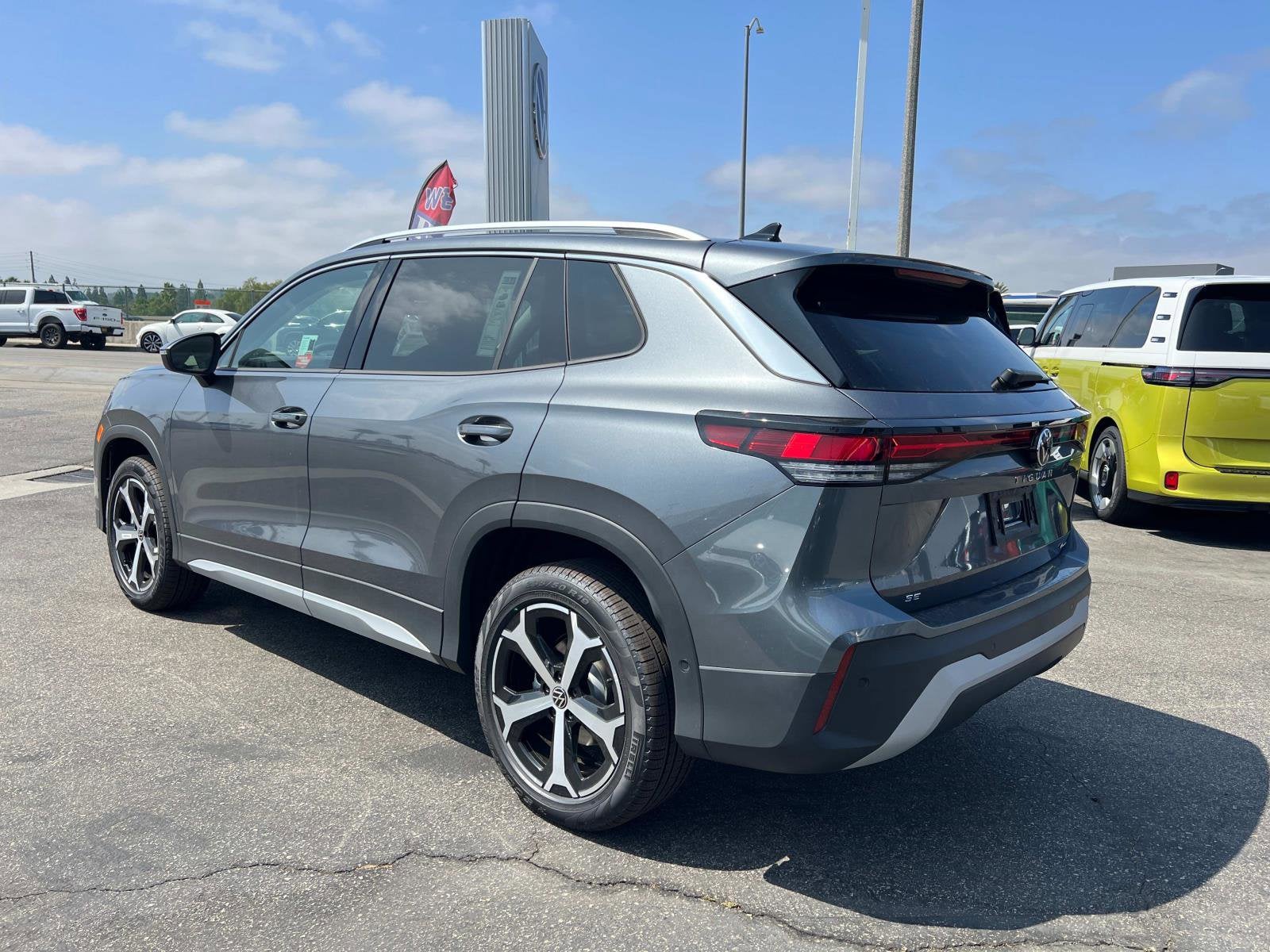 2025 Volkswagen Tiguan SE