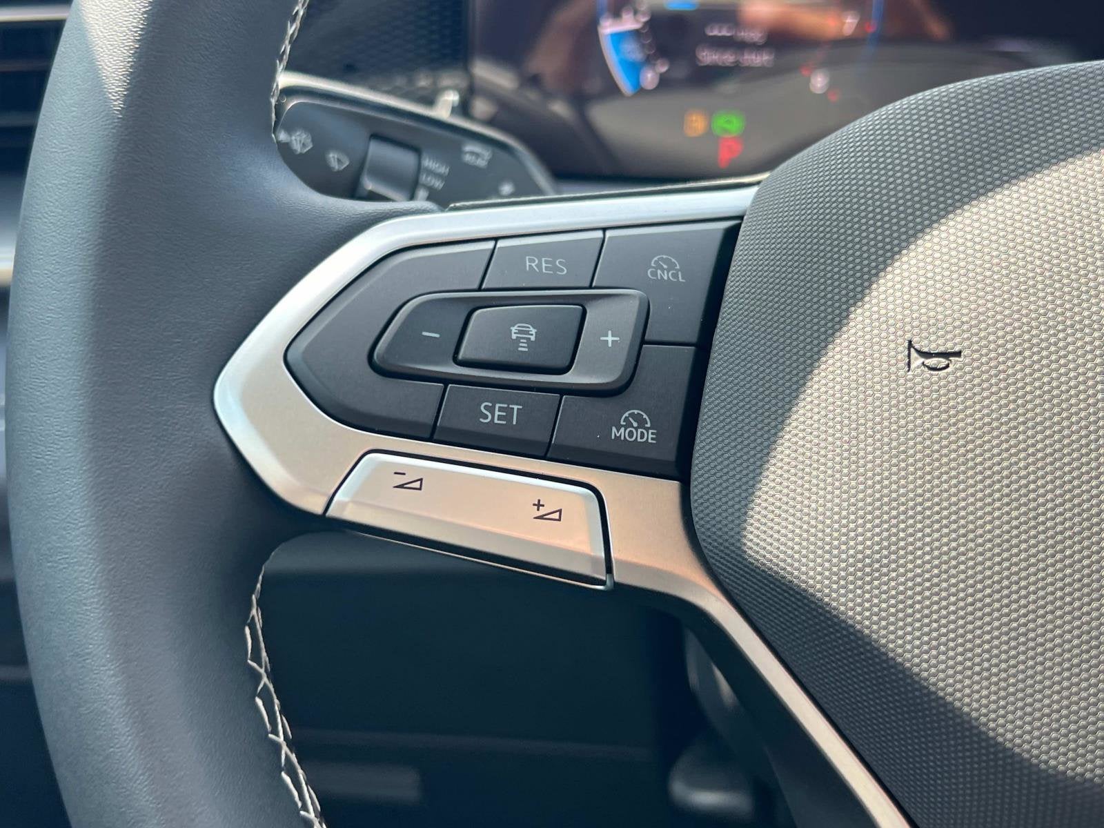 2025 Volkswagen Tiguan SE