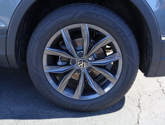 2024 Volkswagen Tiguan SE in Irvine, CA - Irvine Auto Center
