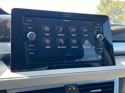 2025 Volkswagen Taos SE