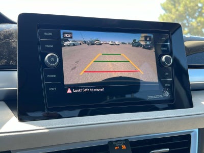 2025 Volkswagen Taos SE