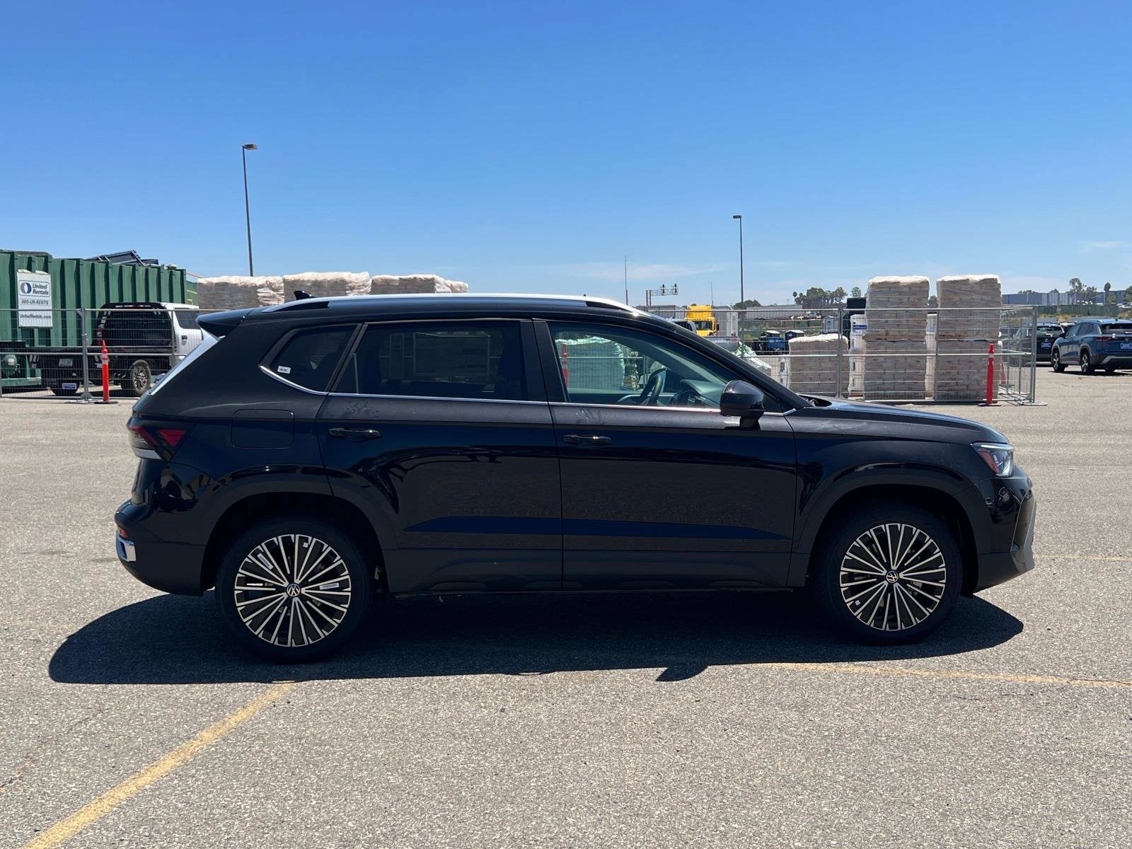 2025 Volkswagen Taos SE