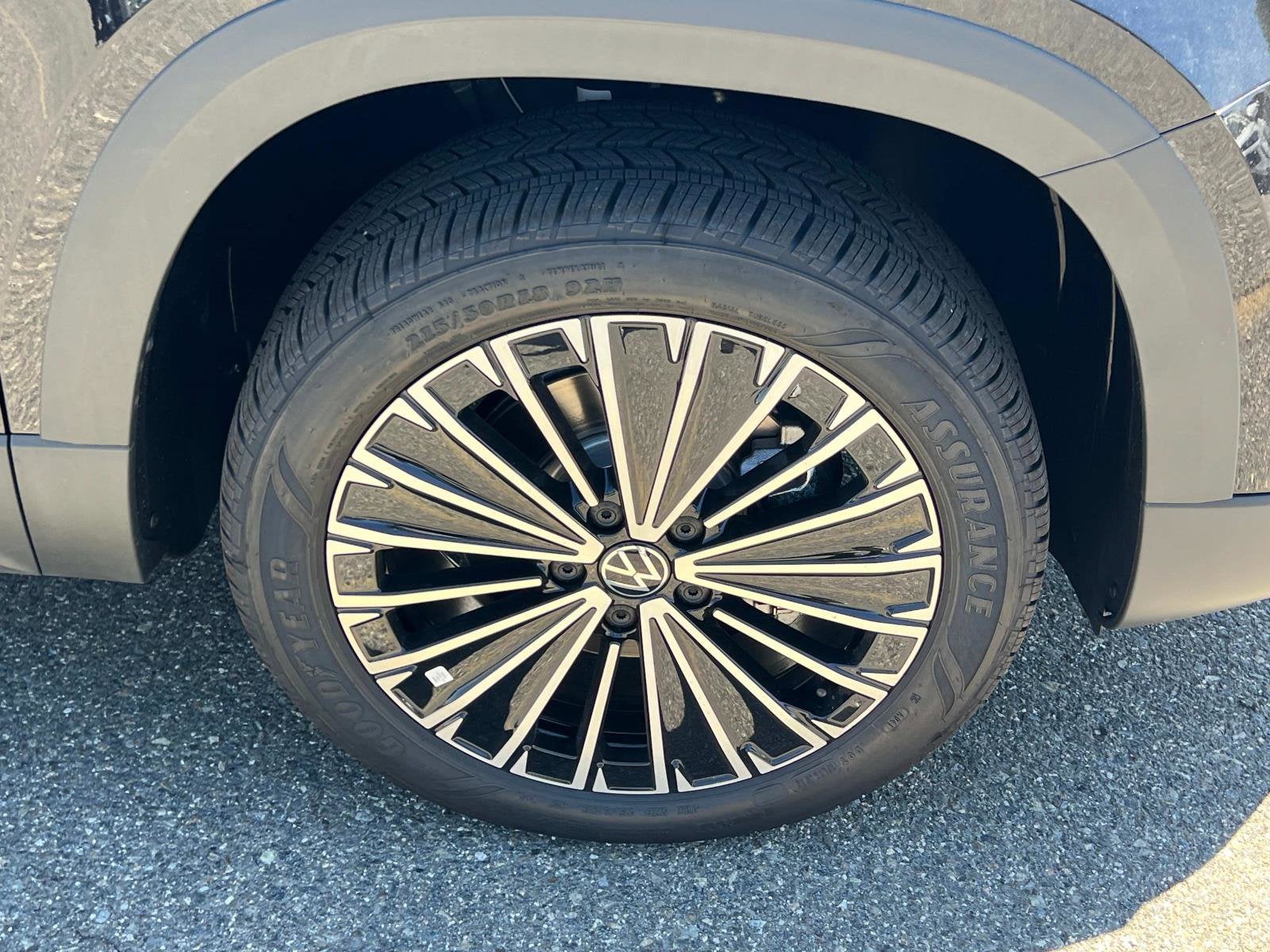 2025 Volkswagen Taos SE