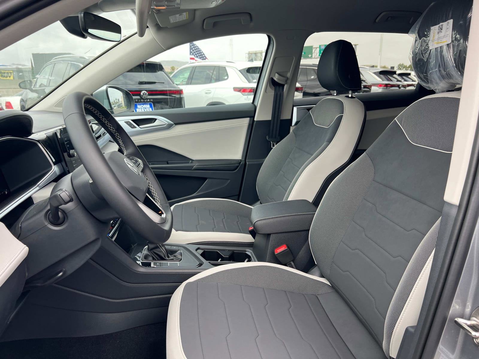 2025 Volkswagen Taos SE