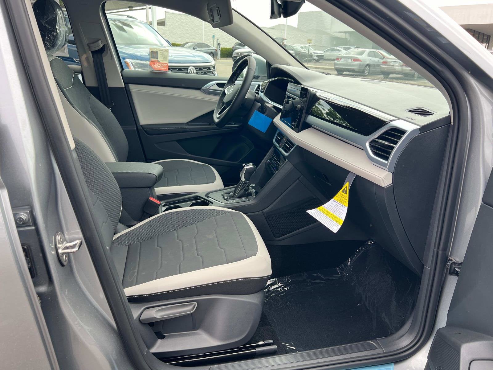 2025 Volkswagen Taos SE