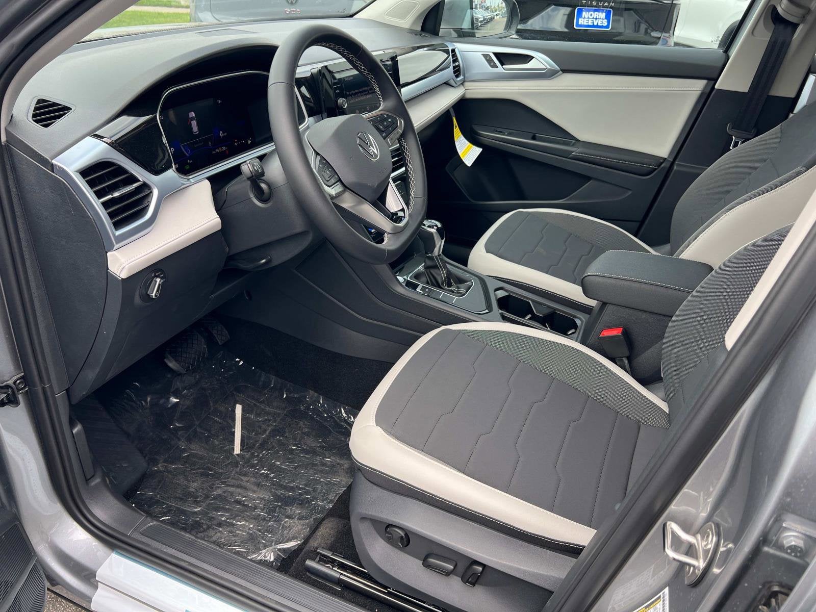 2025 Volkswagen Taos SE