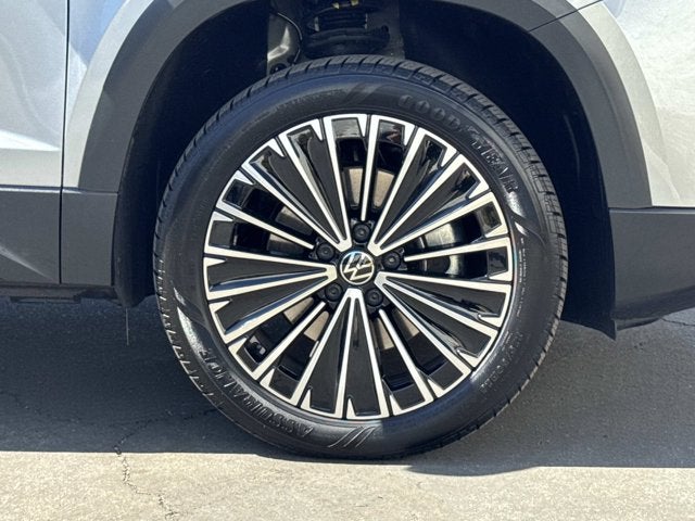 2025 Volkswagen Taos SE