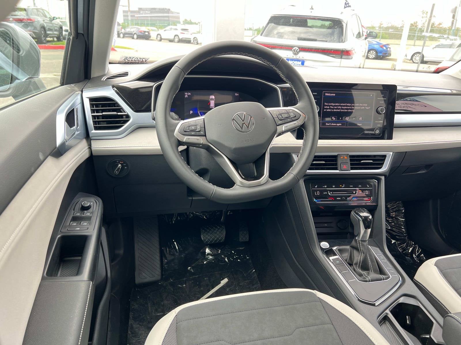 2025 Volkswagen Taos SE