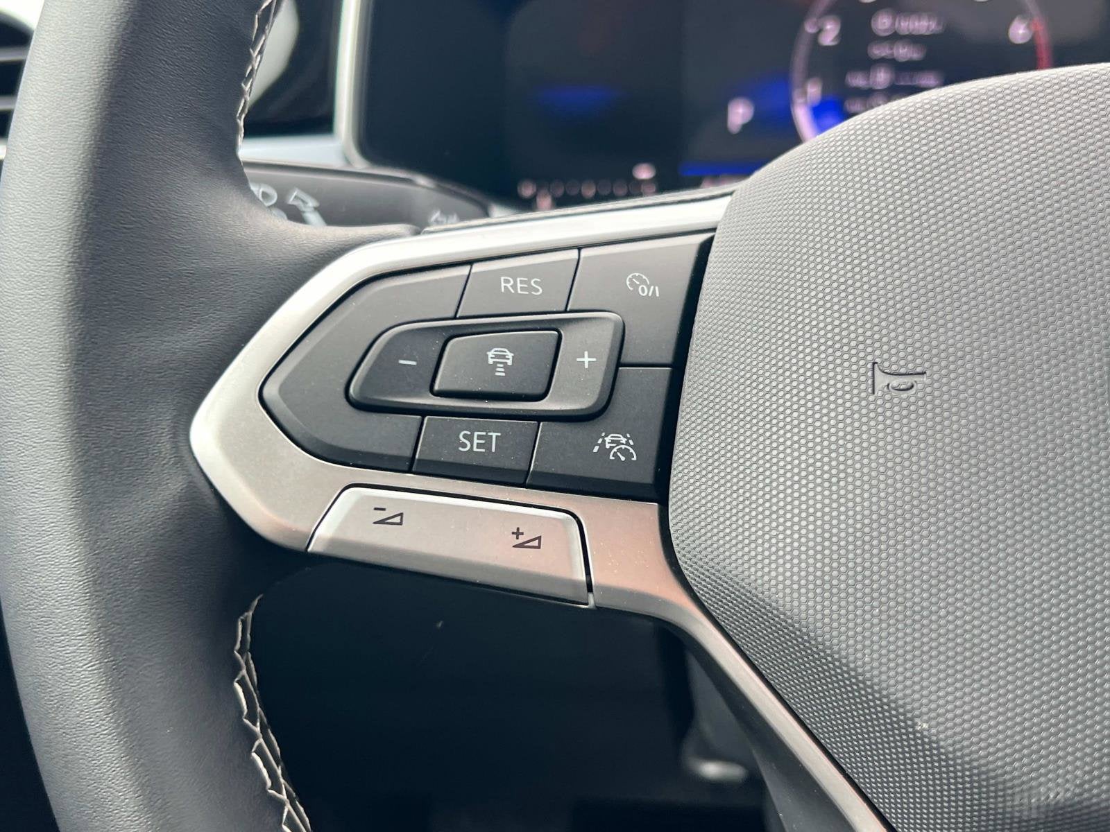 2025 Volkswagen Taos SE