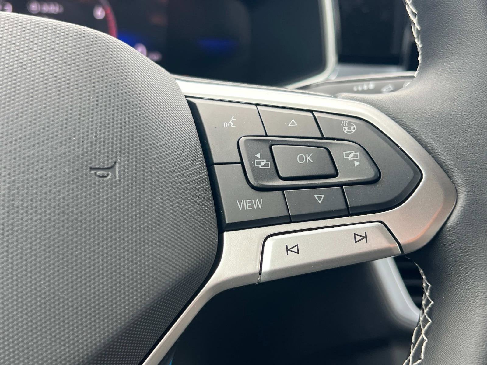 2025 Volkswagen Taos SE