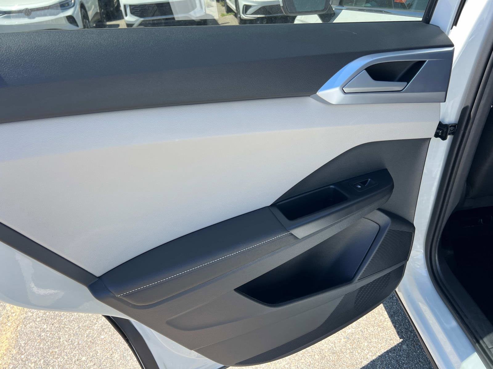 2025 Volkswagen Taos SE