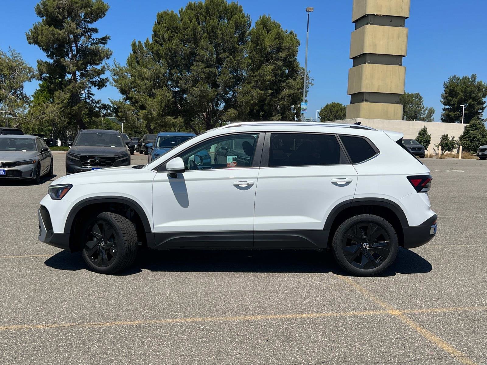 2025 Volkswagen Taos SE