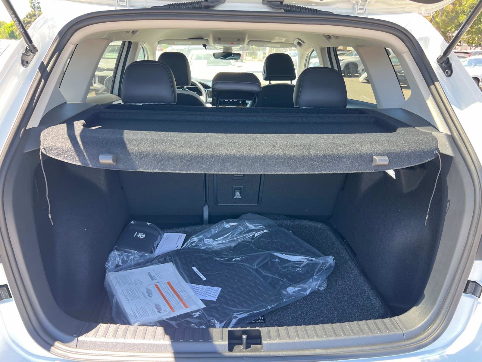 2025 Volkswagen Taos SE