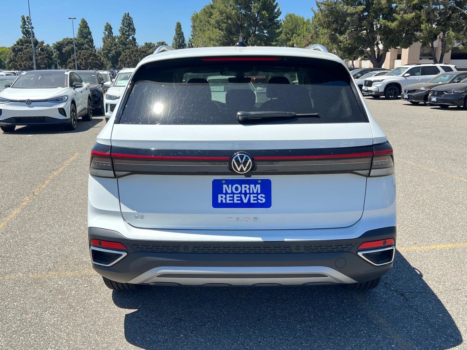 2025 Volkswagen Taos SE