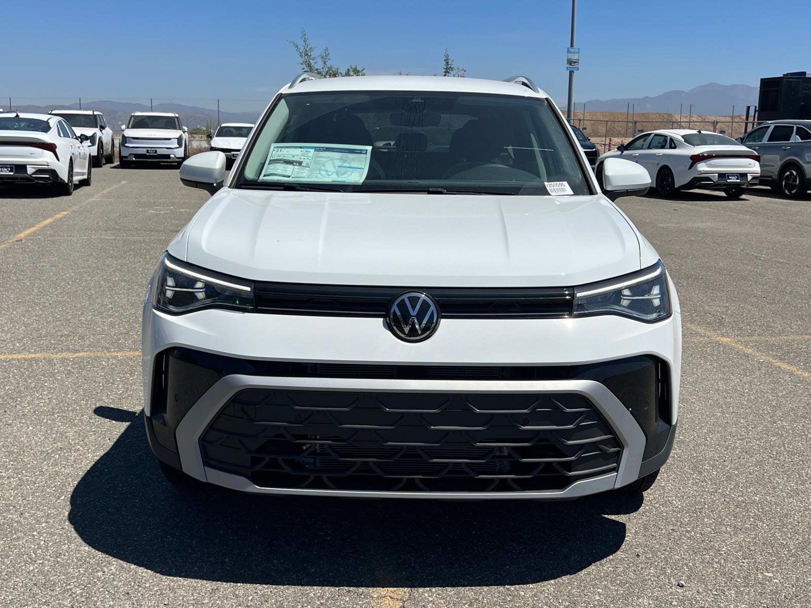 2025 Volkswagen Taos SE