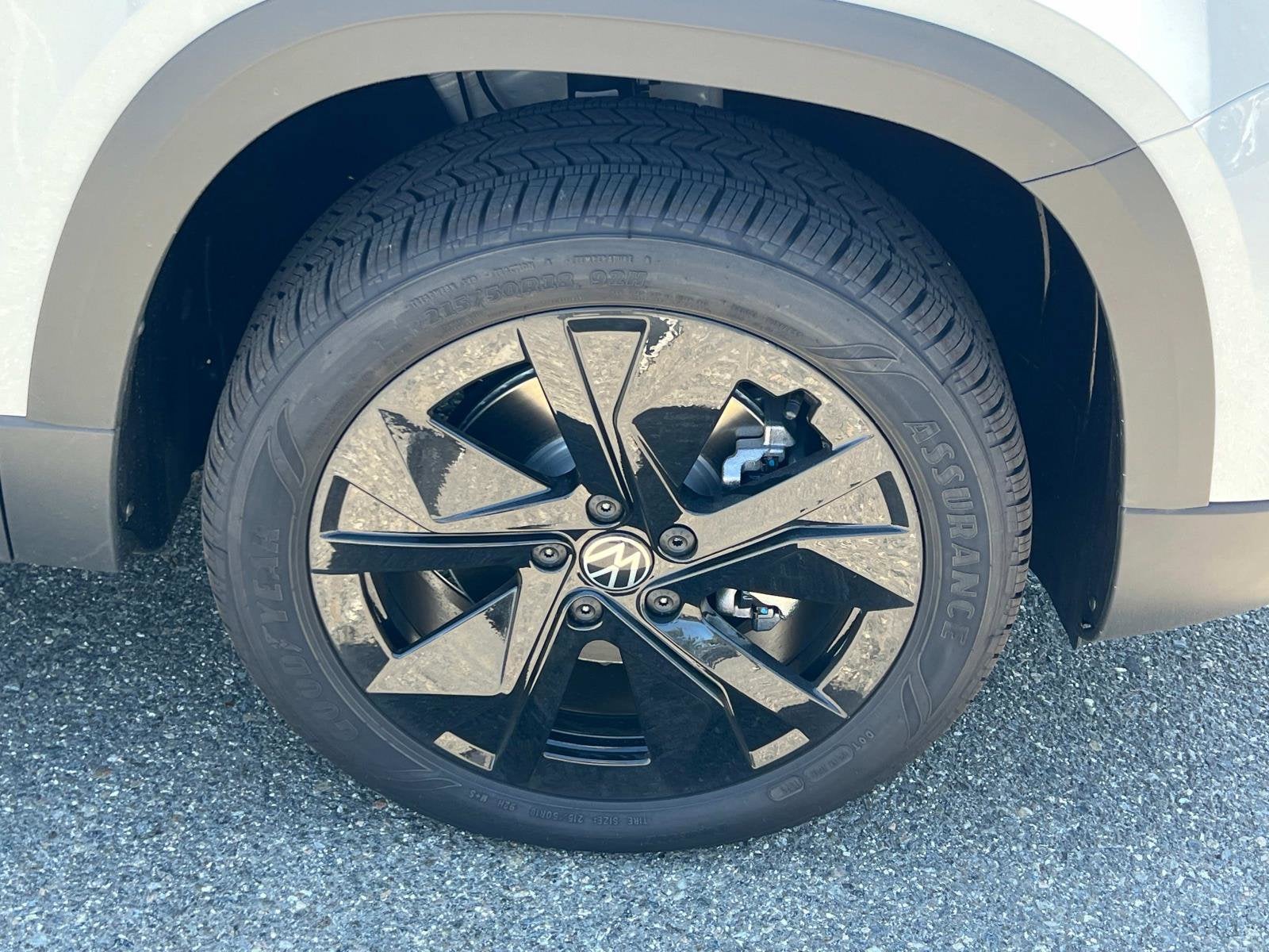 2025 Volkswagen Taos SE