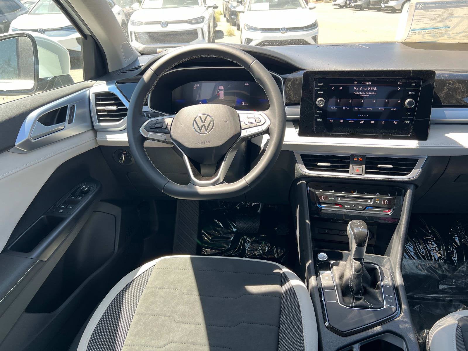 2025 Volkswagen Taos SE