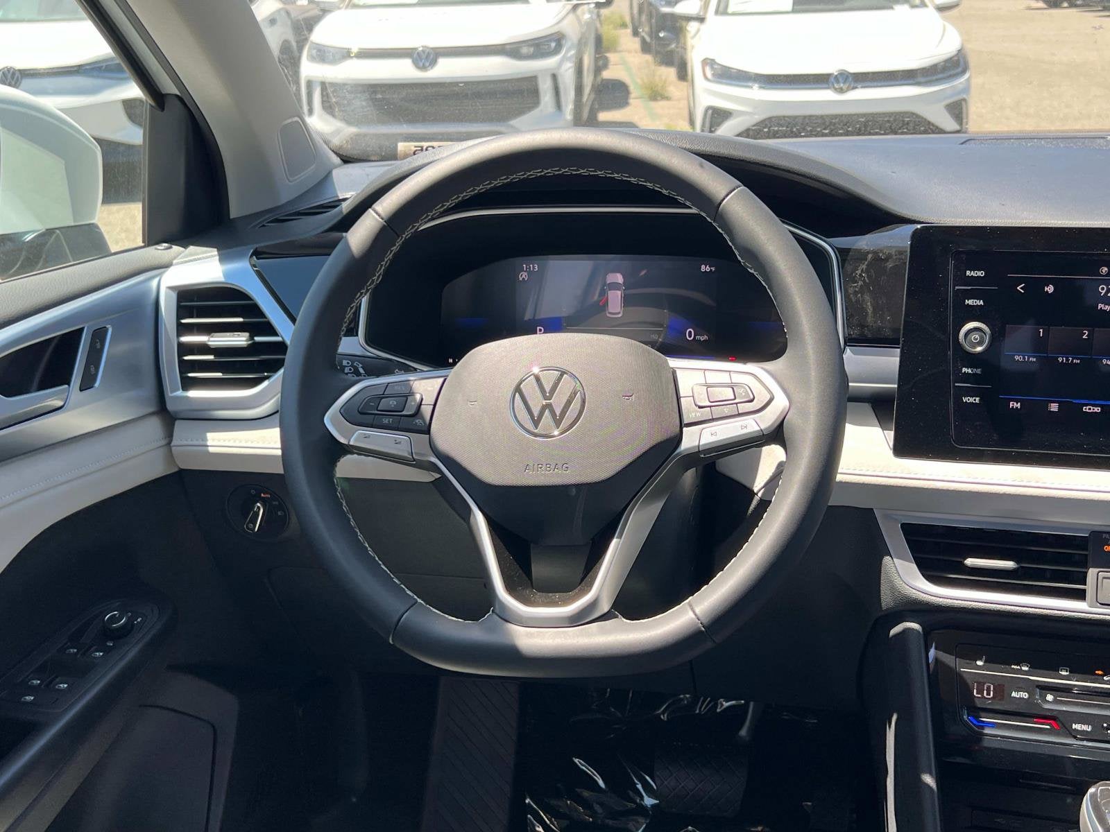 2025 Volkswagen Taos SE