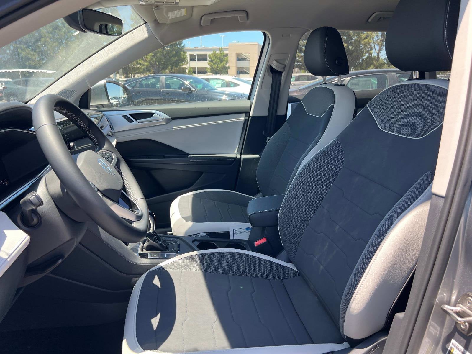 2025 Volkswagen Taos SE