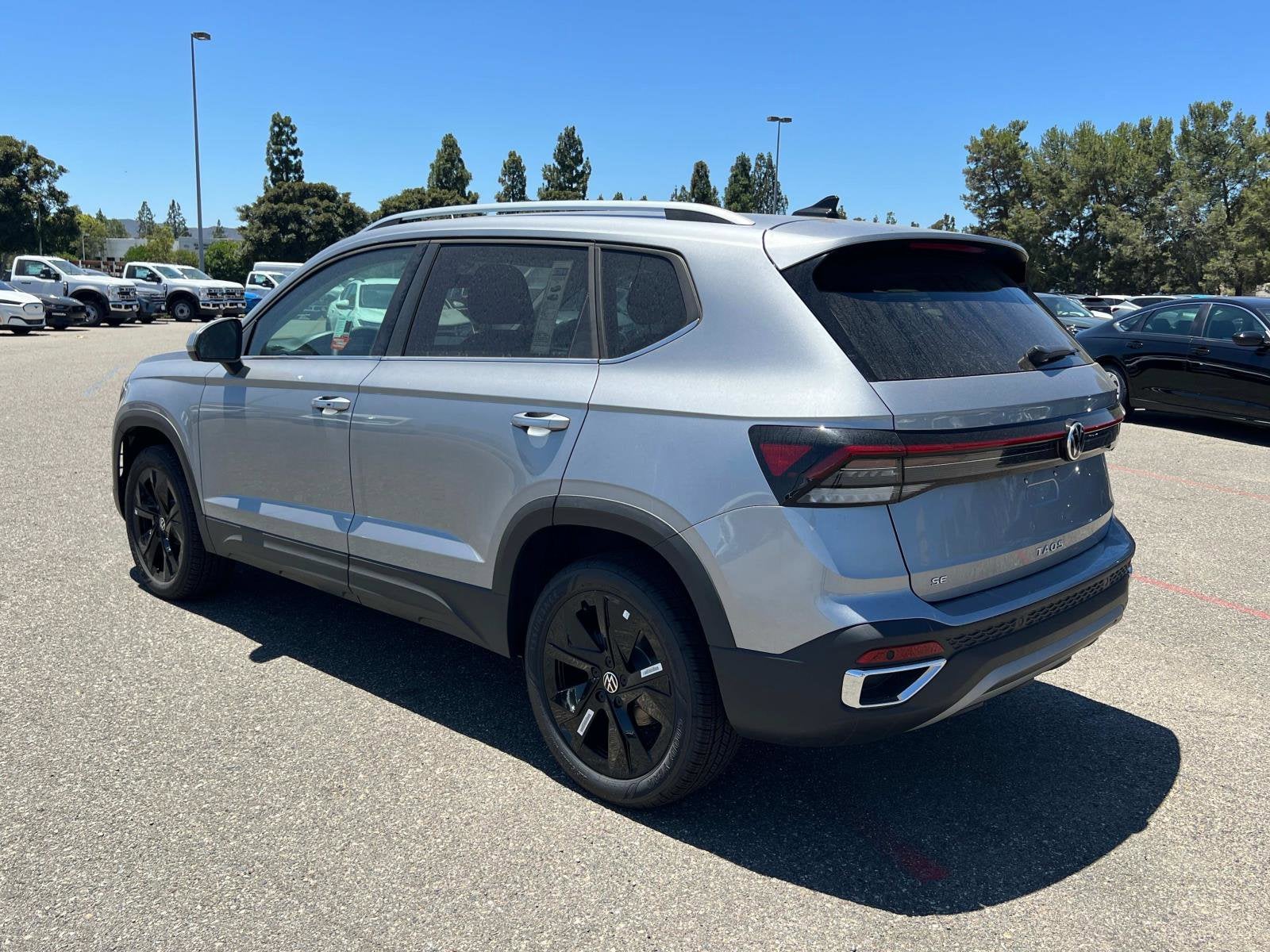 2025 Volkswagen Taos SE