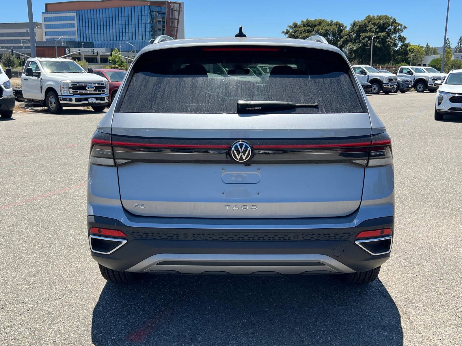 2025 Volkswagen Taos SE