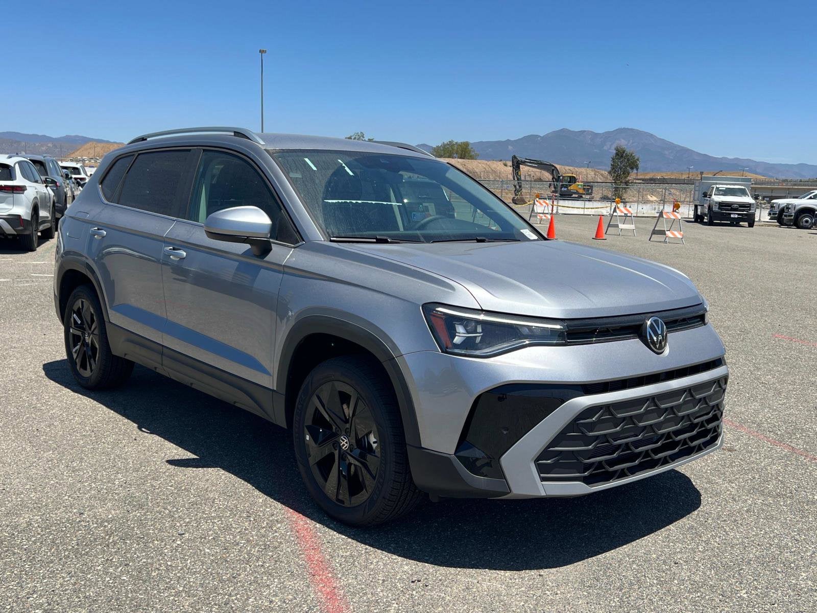 2025 Volkswagen Taos SE