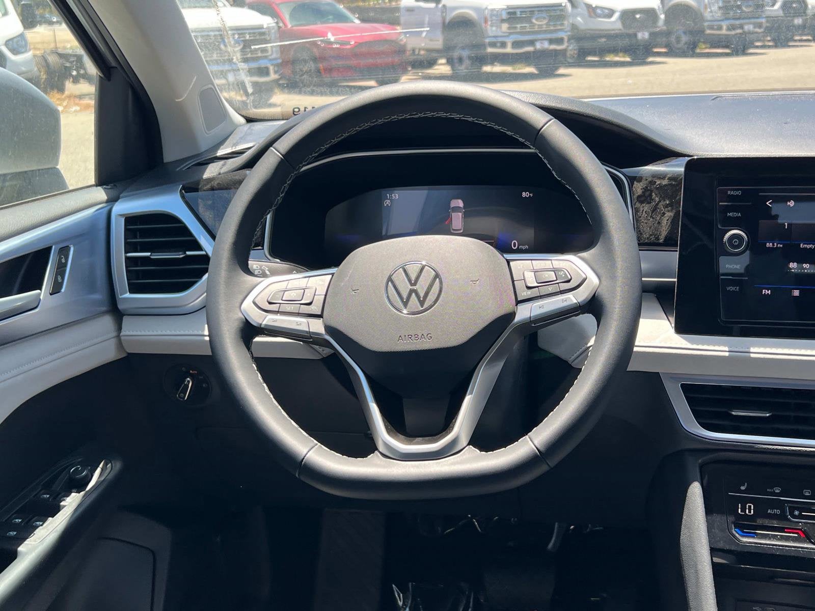 2025 Volkswagen Taos SE