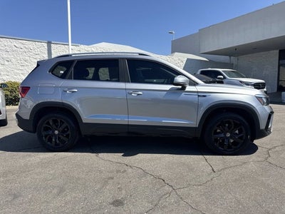 2023 Volkswagen Taos SE