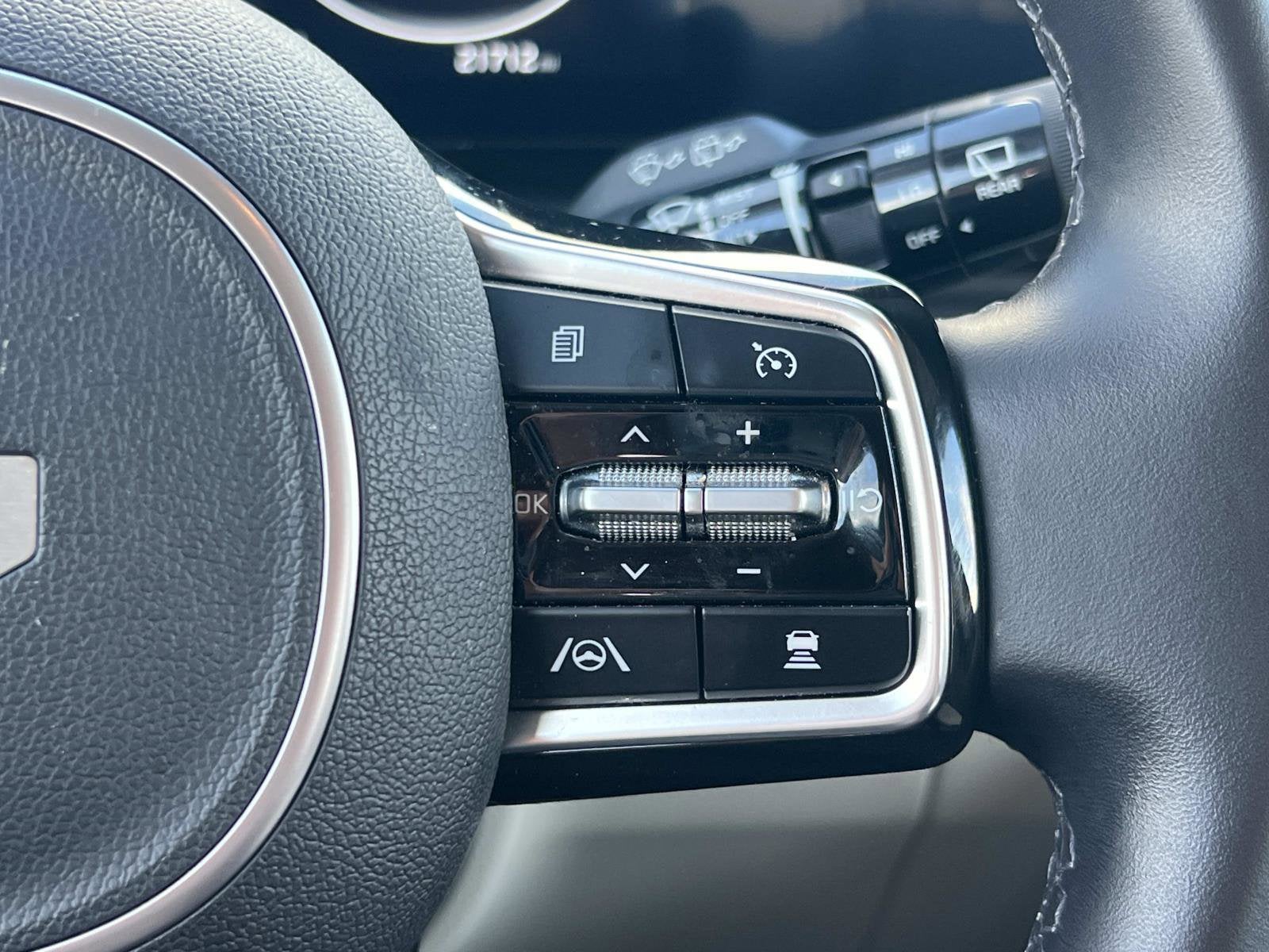 2024 Kia Carnival SX