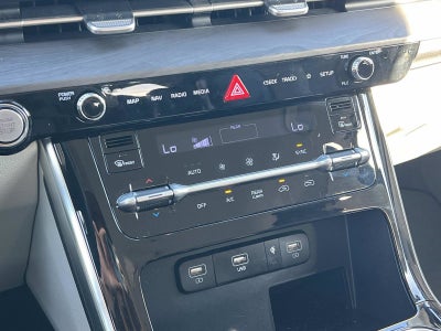 2024 Kia Carnival SX