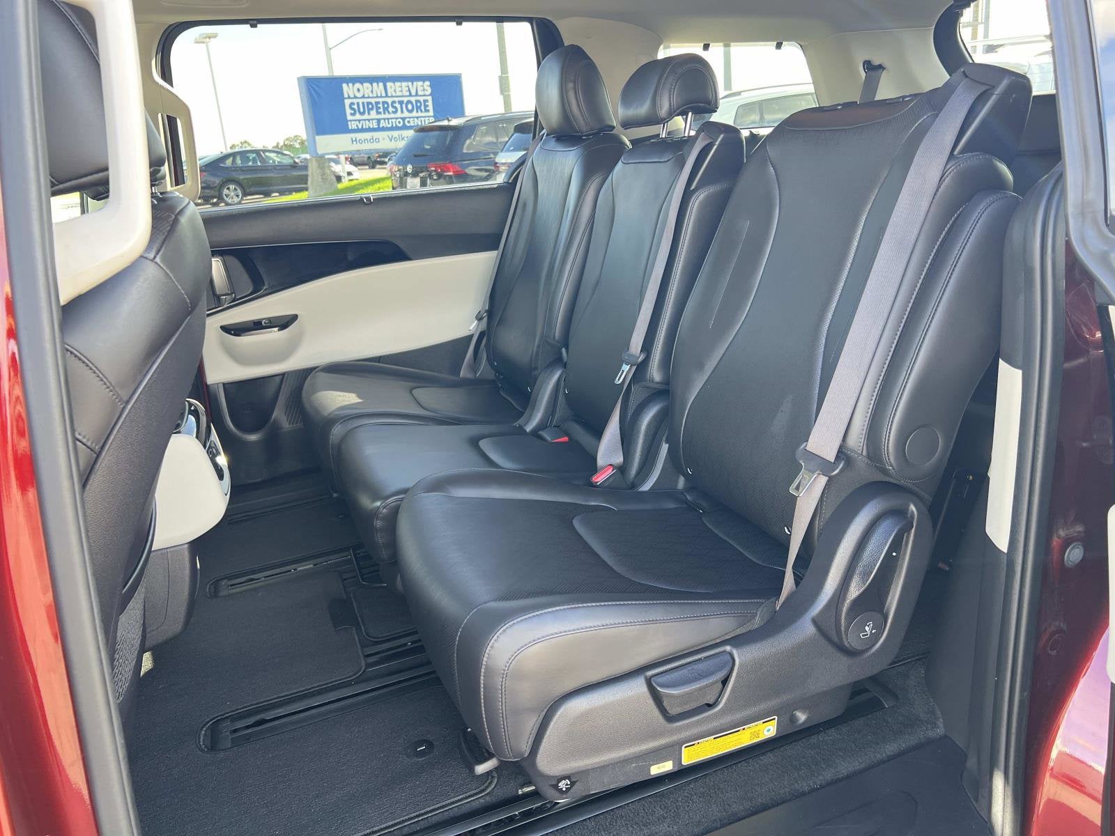 2024 Kia Carnival SX