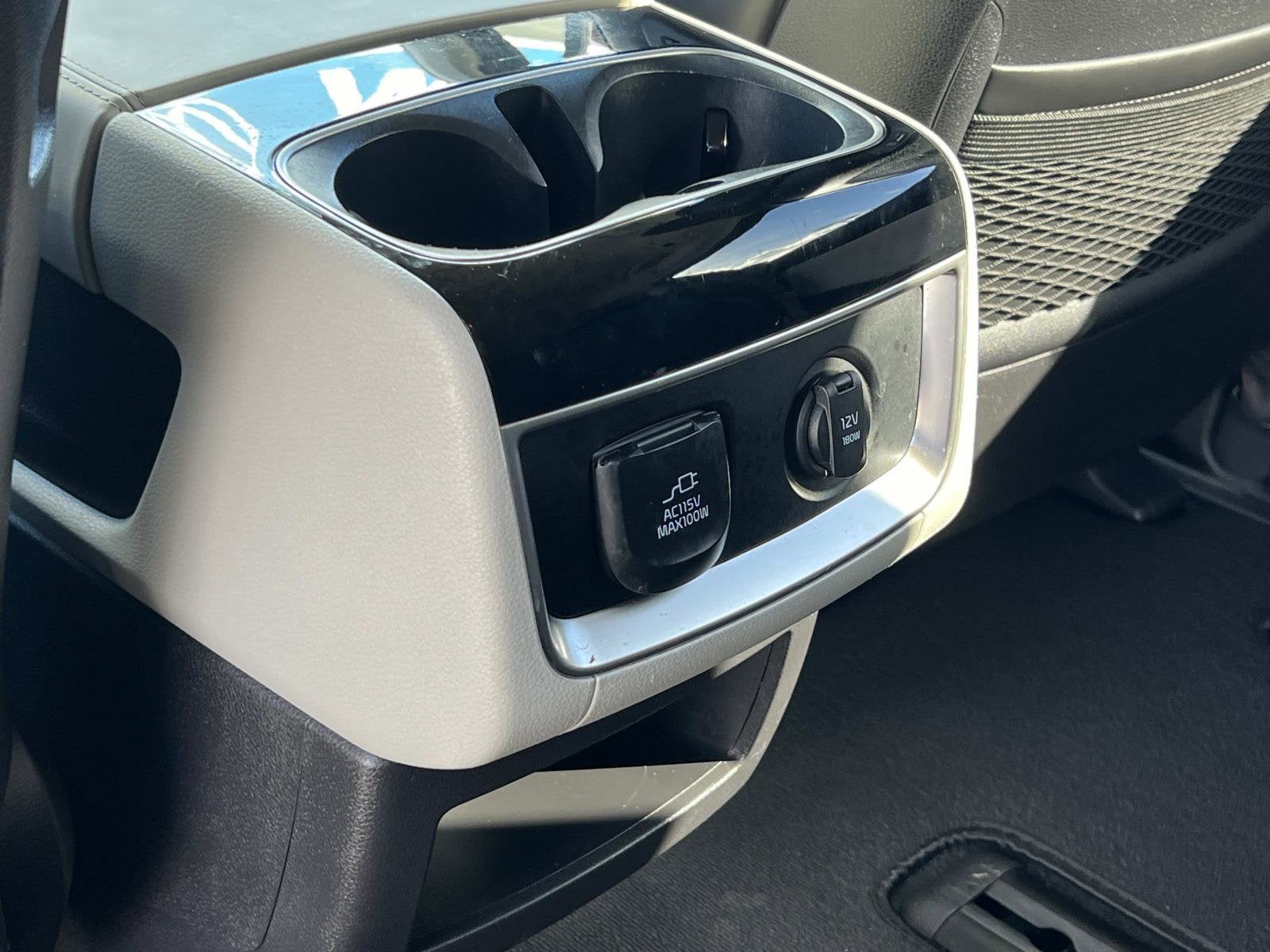 2024 Kia Carnival SX