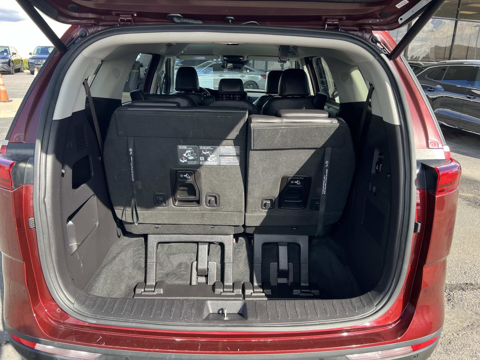 2024 Kia Carnival SX