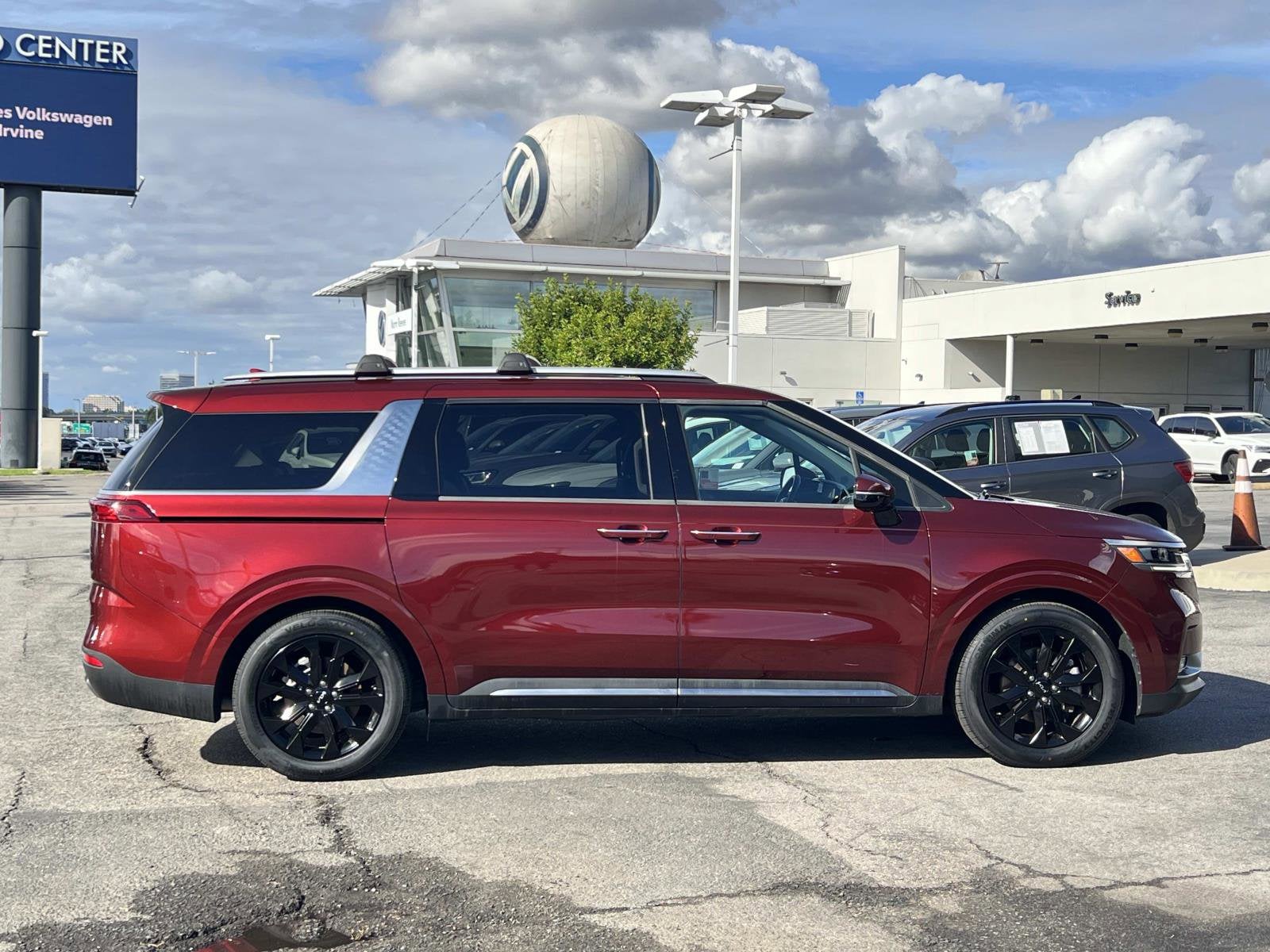 2024 Kia Carnival SX