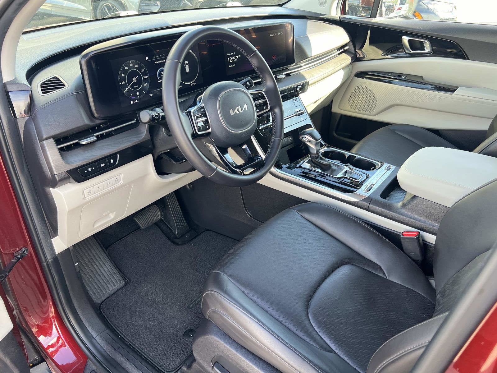 2024 Kia Carnival SX