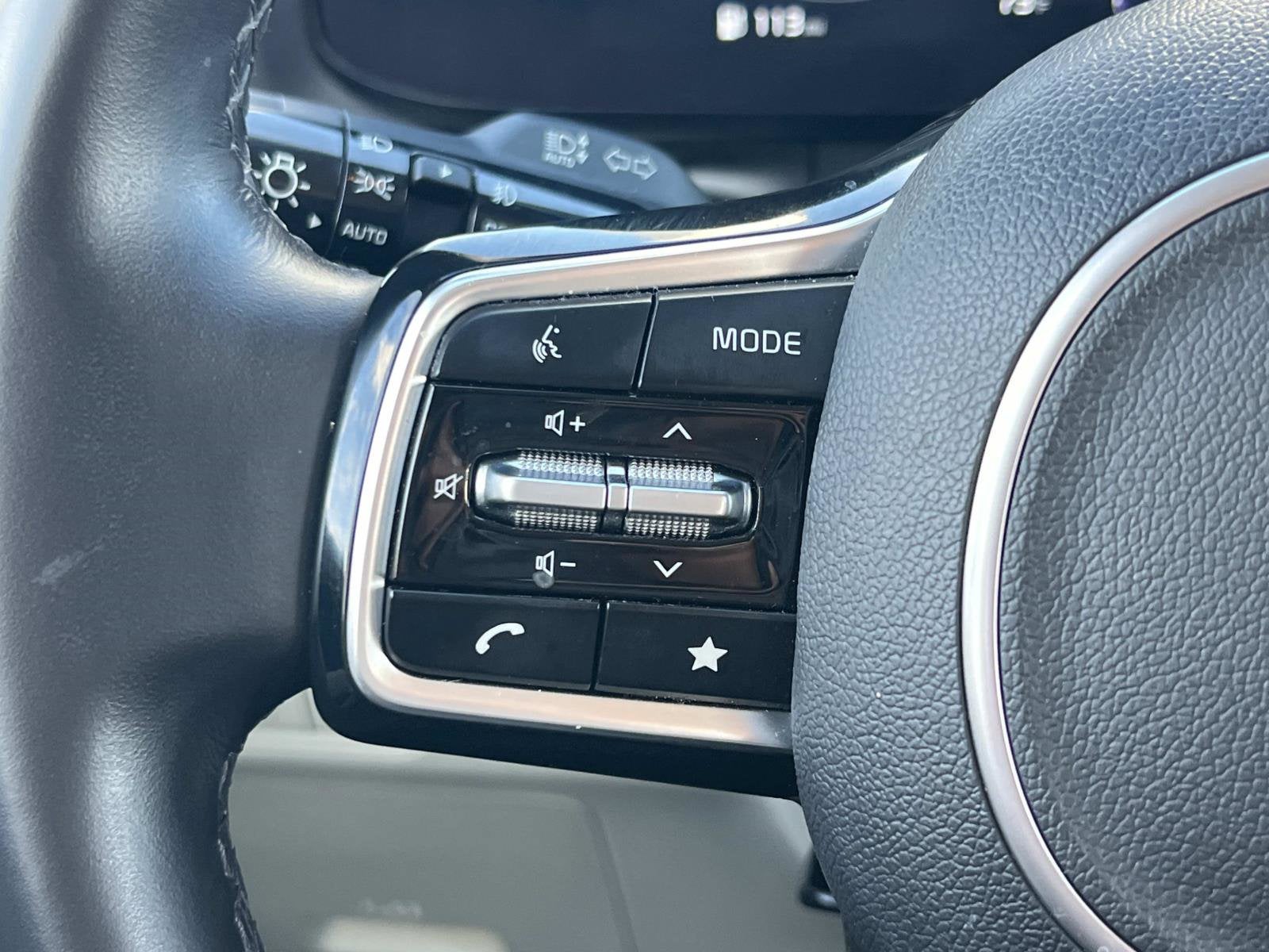 2024 Kia Carnival SX