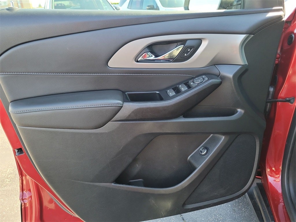 2023 Chevrolet Traverse LT