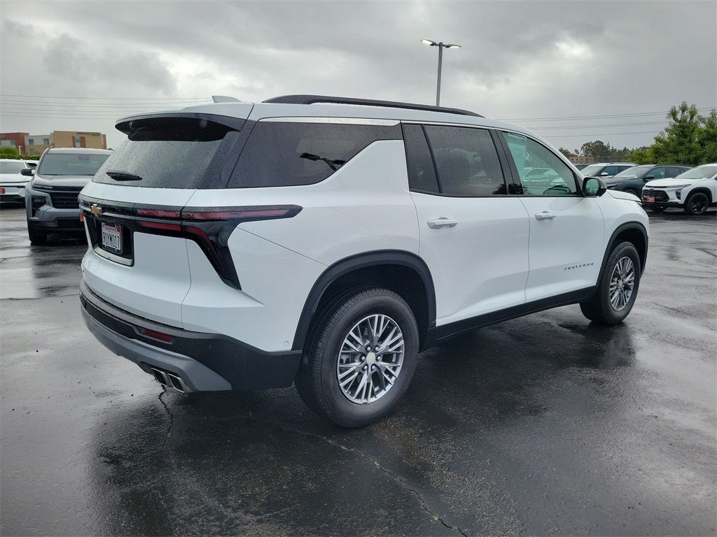 2025 Chevrolet Traverse LT