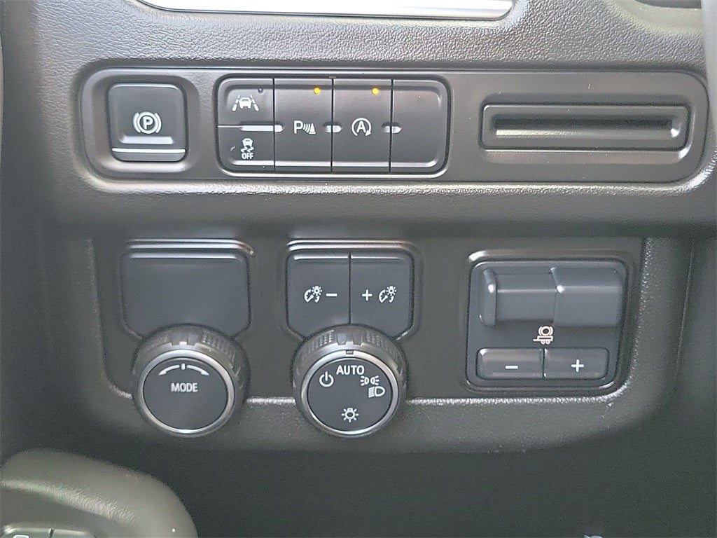 2024 Chevrolet Suburban LS